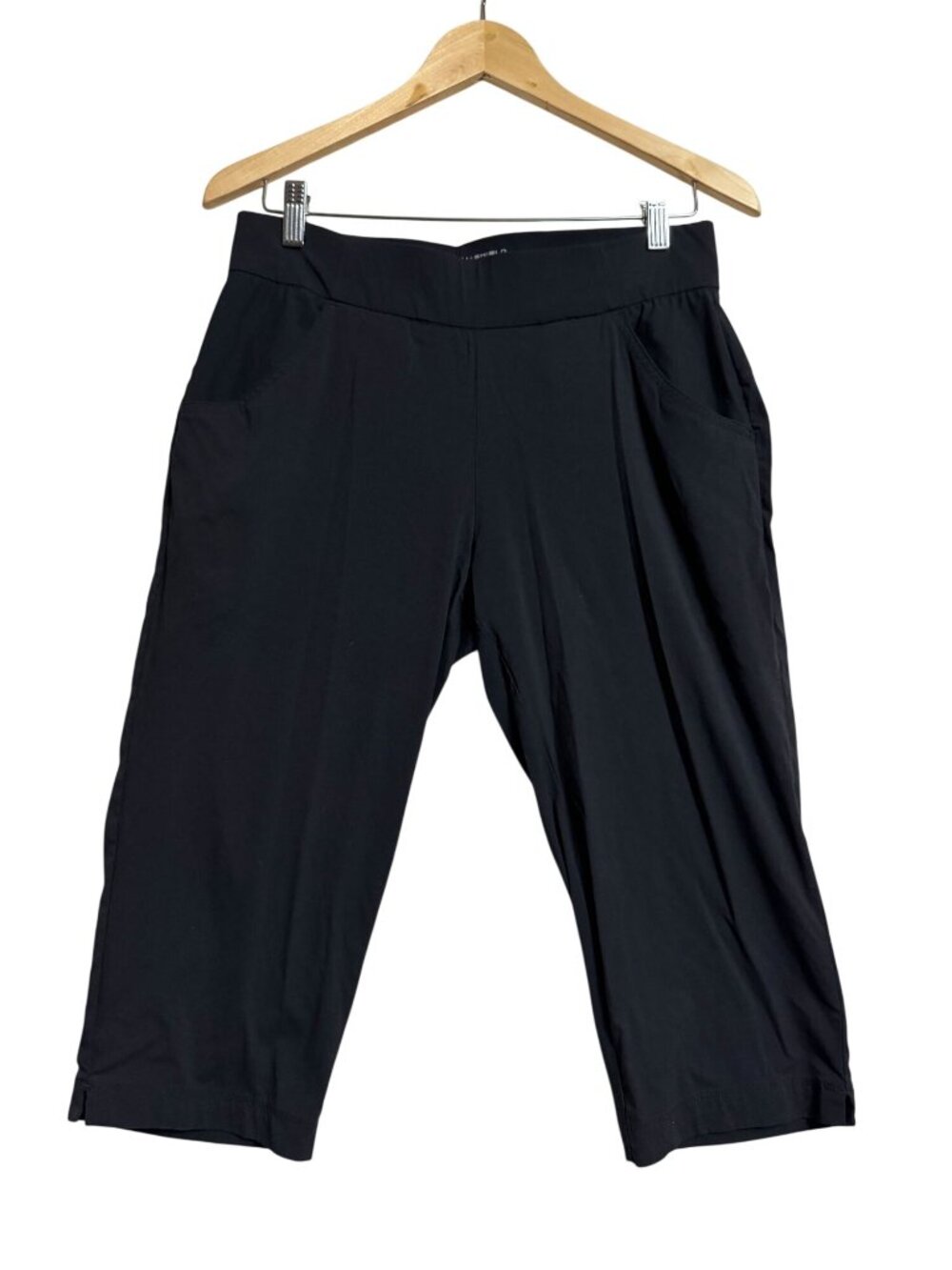 Columbia Activewear Black Capri Pants - M